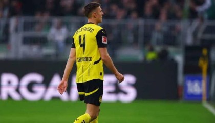 惊天替代者！1米9德甲铁闸数据碾压范戴克利物浦这波操作敢了