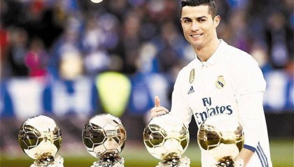 梅西在第一联赛西甲踢球时，为什么有球迷让他去低级别联赛展示实力？