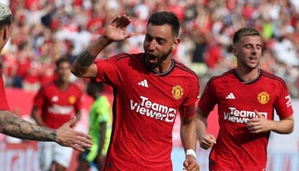 0-1！加纳乔屡失良机！6战热刺2平4负，曼联跌至英超第十五