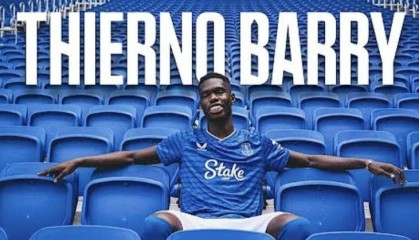 官方：埃弗顿从黄潜签下22岁前锋巴里，据悉费用3500万欧+浮动