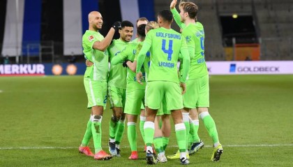 德甲悬念：03:30 奥格斯堡能否掀翻实力强劲的莱红牛？