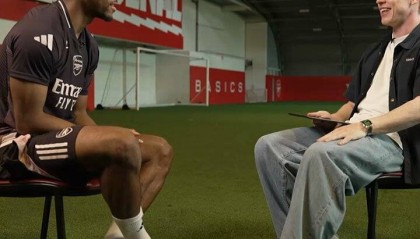 廷伯：斯凯利是特别的球员，他在场下谦逊友善&amp;场上像头狮子