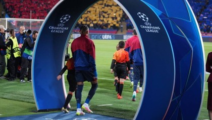 巴萨夏窗地震级操作！曝清洗8人豪赌未来，亚马尔拉菲尼亚续约稳了？