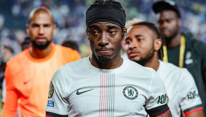 下车进厂！曝阿森纳已与马杜埃凯谈妥 将向切尔西提交报价