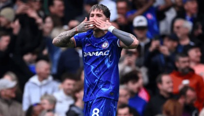 1-3！英超强强对决：10亿豪门大轮换送礼 9.2亿战舰守住欧冠区