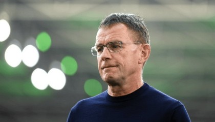 一度被捧为曼联救世主的朗尼克，为何不到两个月就跌落神坛？