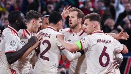 欧冠德甲内战一边倒！拜仁3球暴击药厂，凯恩再刷纪录